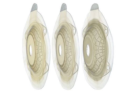 Using convex stoma pouches
